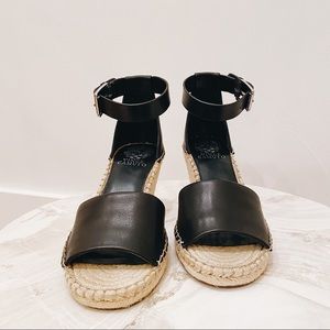 Black wedges